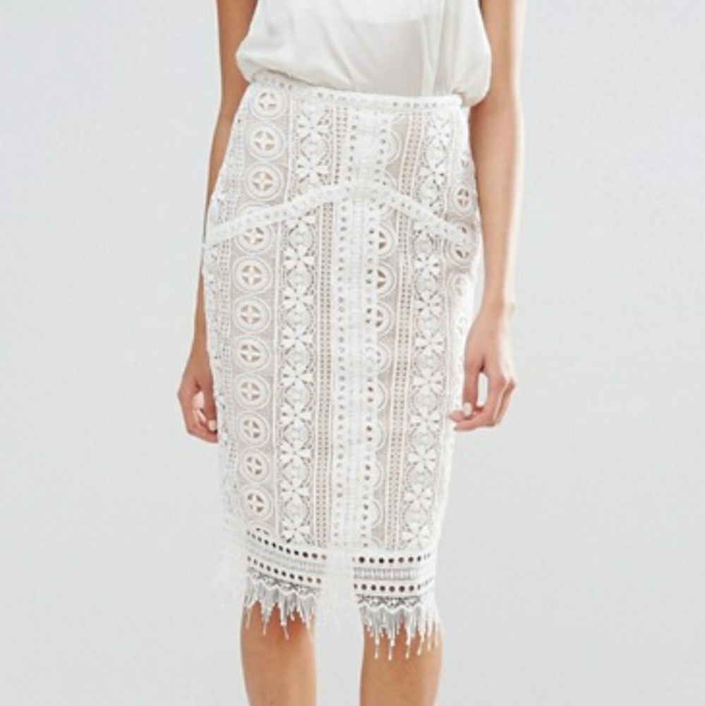 Lace skirt